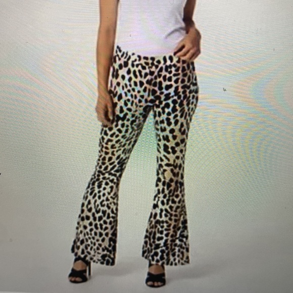 GILI Black Knit Flared Pull-on Pants - Picture 5 of 6